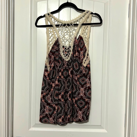 Beautiful, Summer blouse w crochet shoulders & back. Sz: Large $16 - Picture 2 of 6